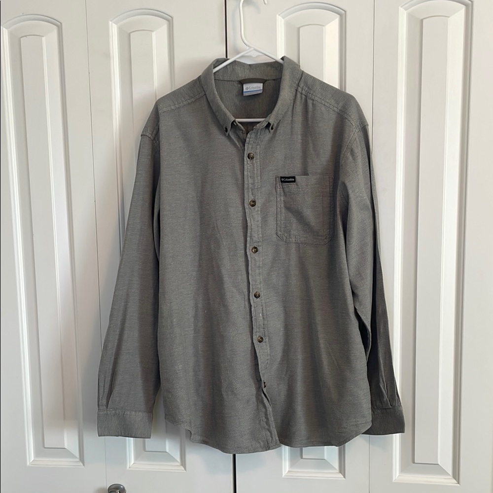 Columbia Gray Casual Button Down Shirt with Long Sleeves